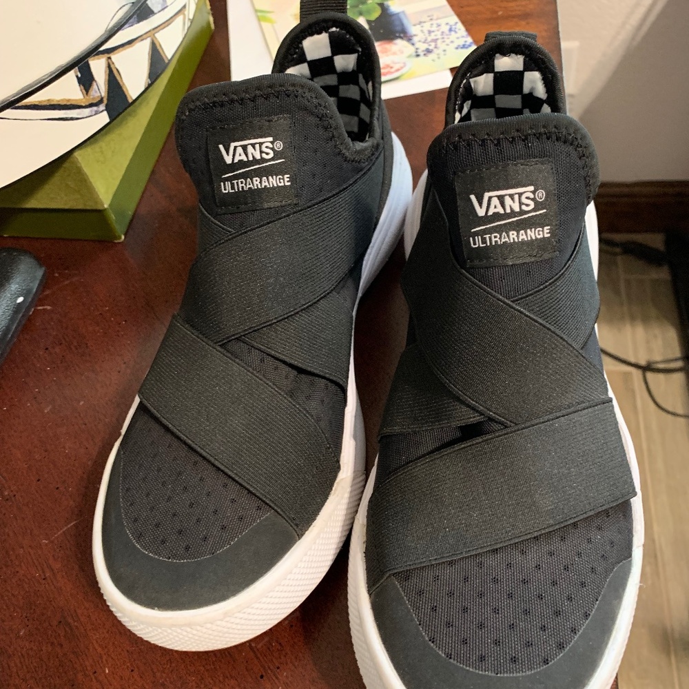 Women's Size 8 Van's Off The Wall Slip on Ultra Cush Athletic Shoes